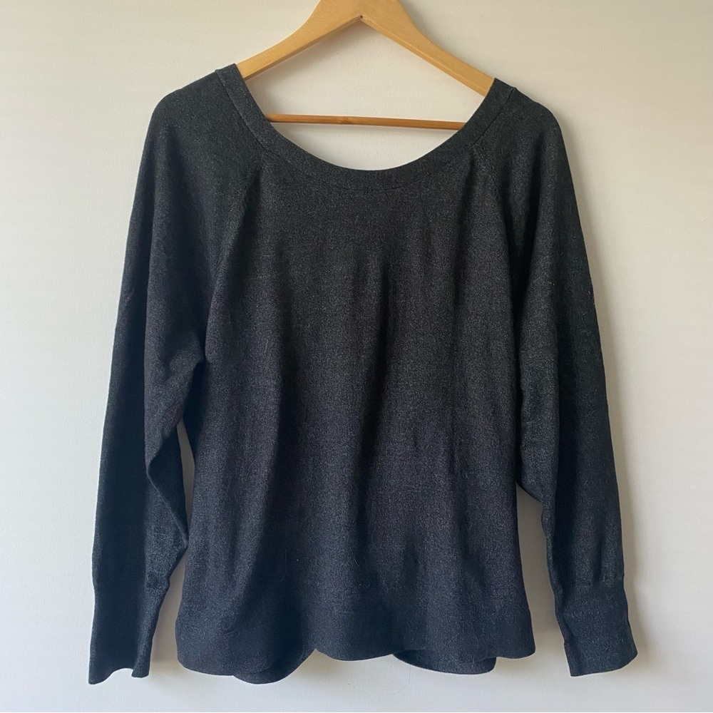 Victoria’s Secret Tie Knot Back Pullover Size XL
